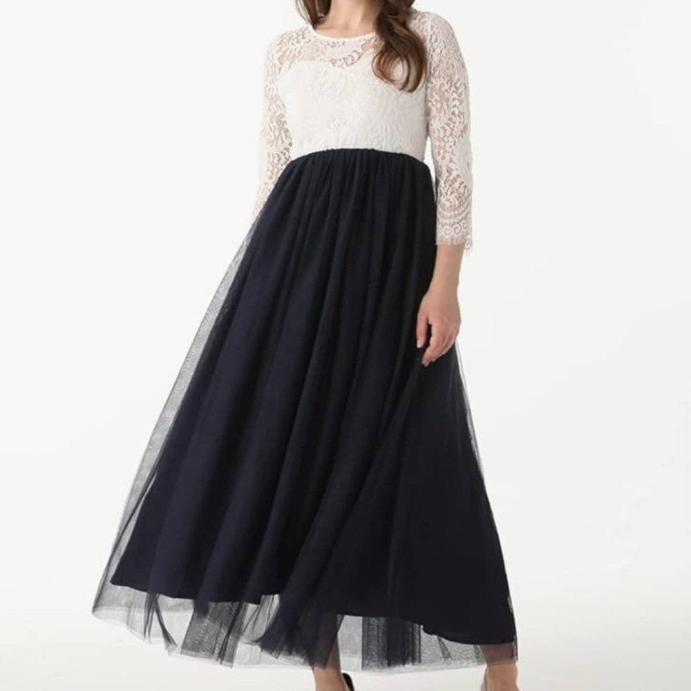 Elegant Lace and Tulle Maxi Dress - Navy and White